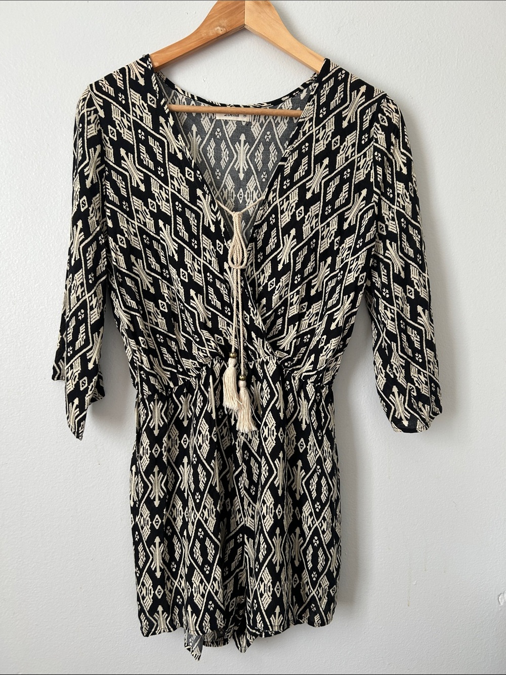 2bella Black Cream Geometric Boho Tie Front Romper Medium